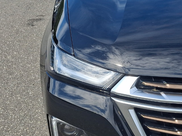 Used 2023 Chevrolet Traverse High Country w/ LPO, Floor Liner Package AWD/4WD image 30