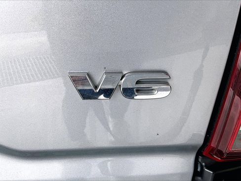 Used 2022 Toyota Tacoma SR5 image 9