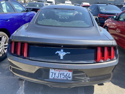 Used 2016 Ford Mustang Coupe image 5