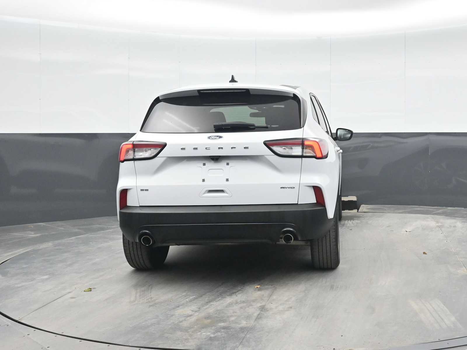 Used 2021 Ford Escape SE w/ SE Sport Appearance Package AWD/4WD image 10
