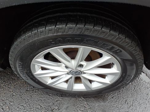 Used 2018 Volkswagen Tiguan Limited w/ Premium Package image 5