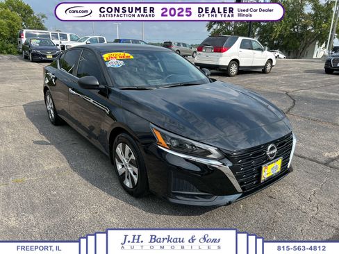 Used 2024 Nissan Altima 2.5 S FWD image 1