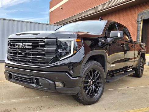 Used 2025 GMC Sierra 1500 Elevation w/ Elevation Premium Package AWD/4WD image 4