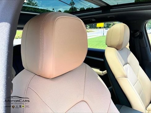 Used 2026 Porsche Cayenne AWD/4WD image 31