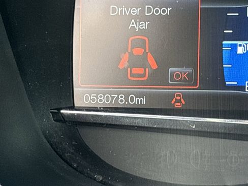 Used 2016 Ford Explorer XLT w/ Equipment Group 202A image 34