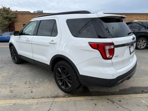 Used 2017 Ford Explorer XLT w/ Equipment Group 202A image 6