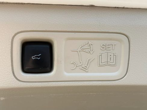 Used 2019 Lincoln Navigator Reserve image 32