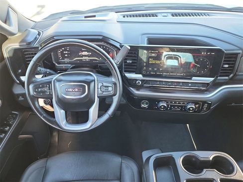 Certified 2024 GMC Sierra 1500 SLT image 9
