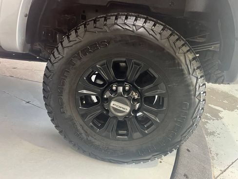 Used 2021 Ford F250 Platinum w/ Tremor Off-Road Package AWD/4WD image 14
