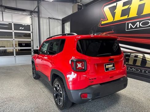 Used 2023 Jeep Renegade Latitude AWD/4WD image 18