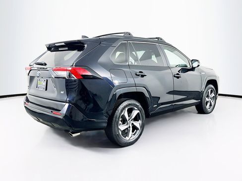 Used 2021 Toyota RAV4 SE image 9