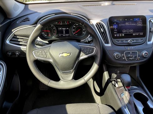 Certified 2022 Chevrolet Malibu RS image 5