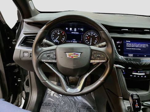 Used 2024 Cadillac XT6 Premium Luxury w/ Technology Package AWD/4WD image 11