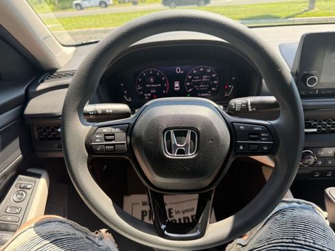 Used 2023 Honda Accord EX image 12