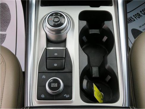 Used 2021 Ford Explorer Limited image 30