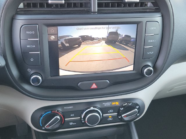 Certified 2025 Kia Soul LX w/ LX Technology Package FWD image 19