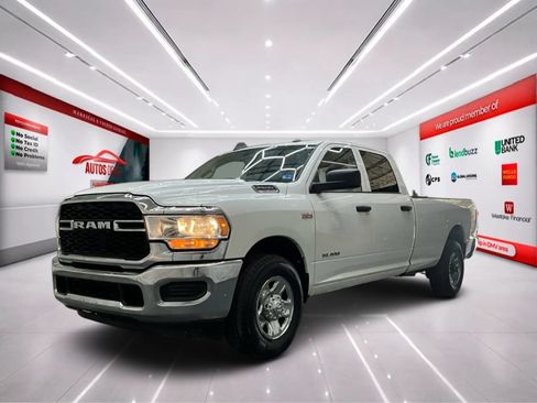 Used 2020 RAM 2500 Tradesman w/ Chrome Appearance Group RWD image 3