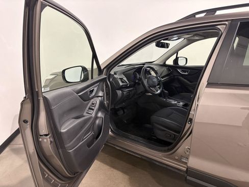 Used 2024 Subaru Forester Premium AWD/4WD image 9