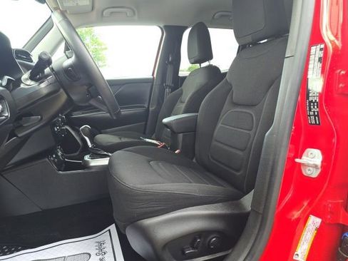 Used 2022 Jeep Renegade Latitude w/ Convenience Group AWD/4WD image 9