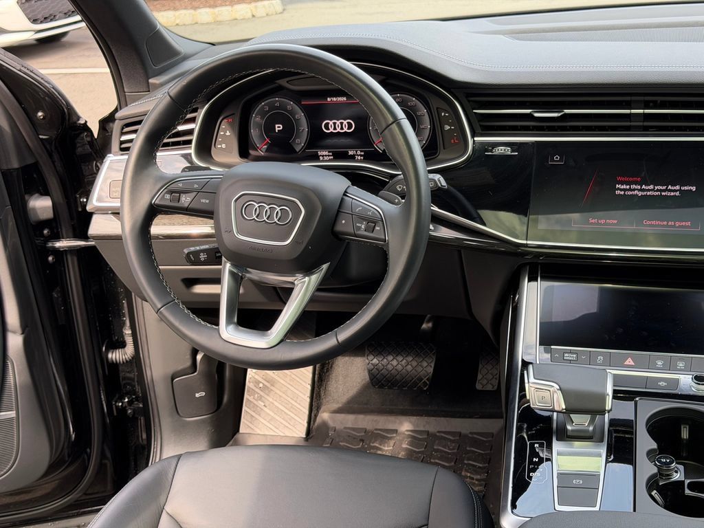 Used 2025 Audi Q7 2.0T Premium w/ Convenience Plus Package AWD/4WD image 22