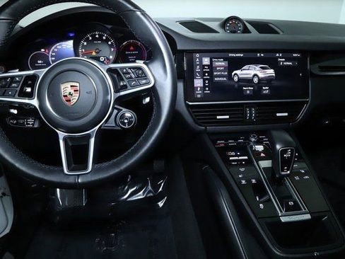 Used 2021 Porsche Cayenne Coupe image 30