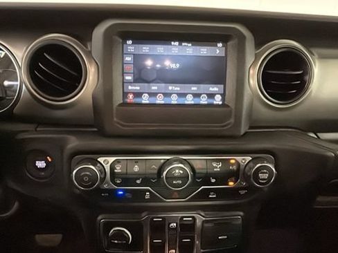Used 2023 Jeep Wrangler Unlimited w/ Cold Weather Group AWD/4WD image 22