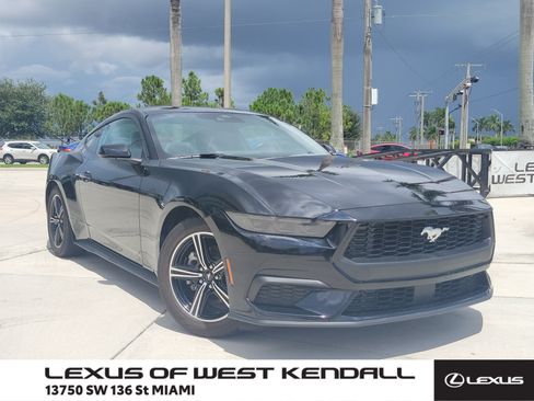 Used 2025 Ford Mustang Premium RWD image 1