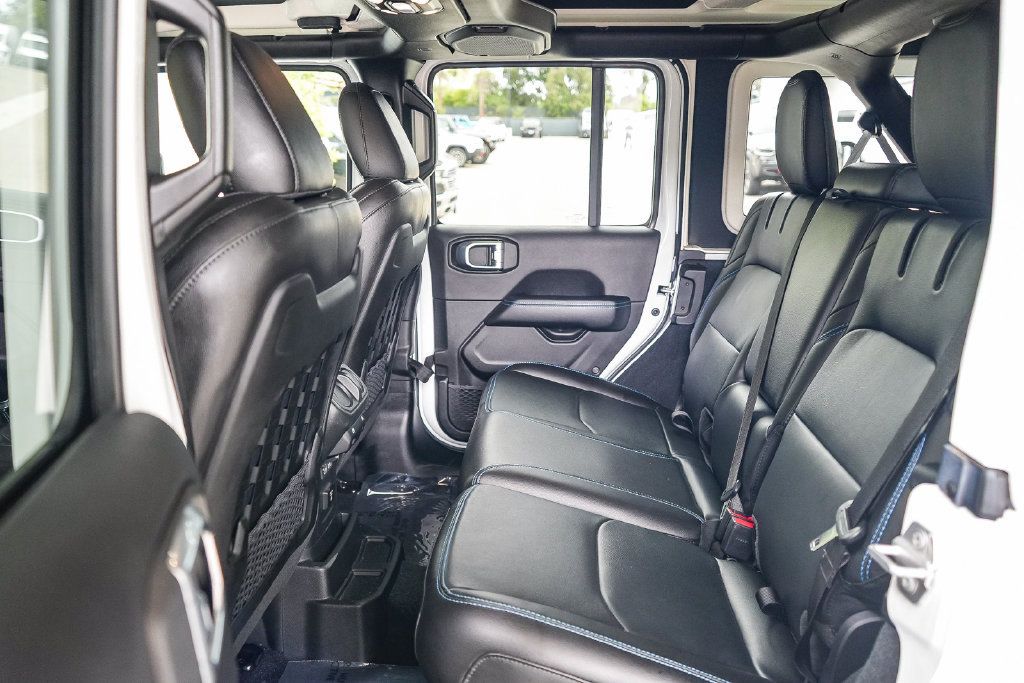 Used 2023 Jeep Wrangler Unlimited Rubicon 4xe AWD/4WD image 17