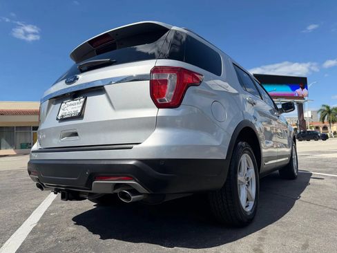 Used 2018 Ford Explorer XLT FWD image 37