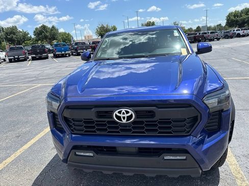 Used 2024 Toyota Tacoma TRD Off-Road AWD/4WD image 2