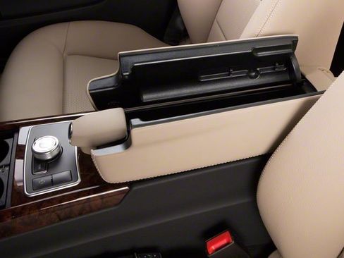 Used 2010 Mercedes-Benz E 550 Sedan image 17