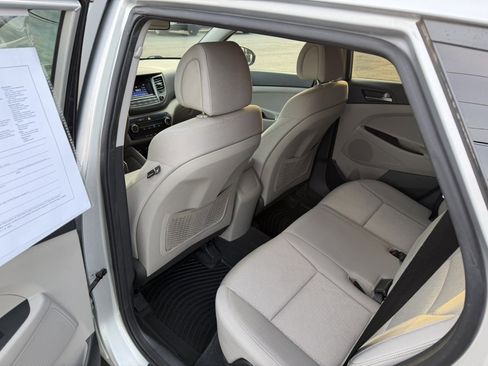 Used 2017 Hyundai Tucson SE image 19