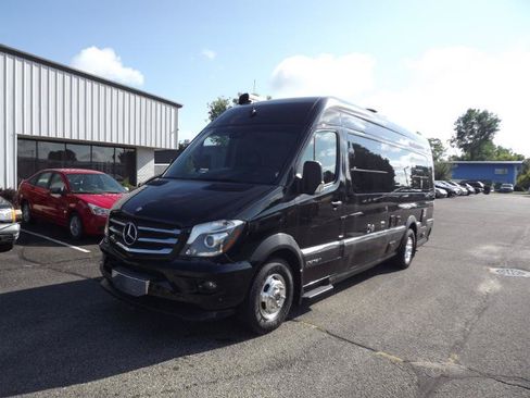 Used 2014 Mercedes-Benz Sprinter 3500 image 1