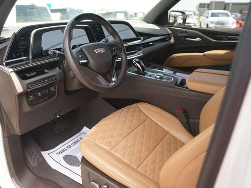 Used 2024 Cadillac Escalade ESV Premium Luxury w/ Performance Package AWD/4WD image 8
