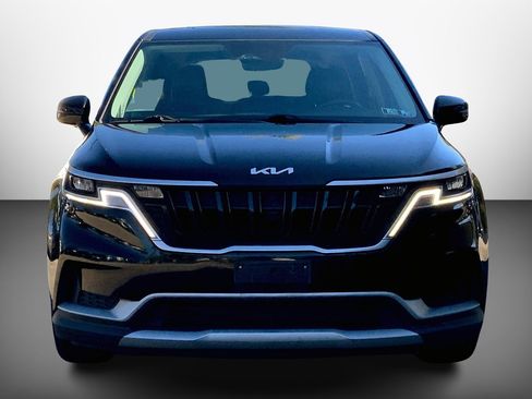 Used 2024 Kia Carnival LX image 5