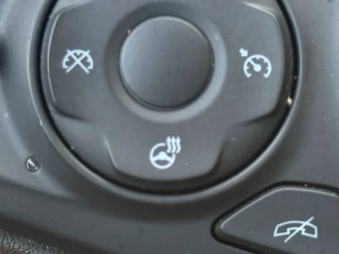 Used 2019 Buick Envision Essence FWD image 10