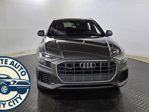 Used 2019 Audi Q8 Prestige w/ Luxury Package image 2