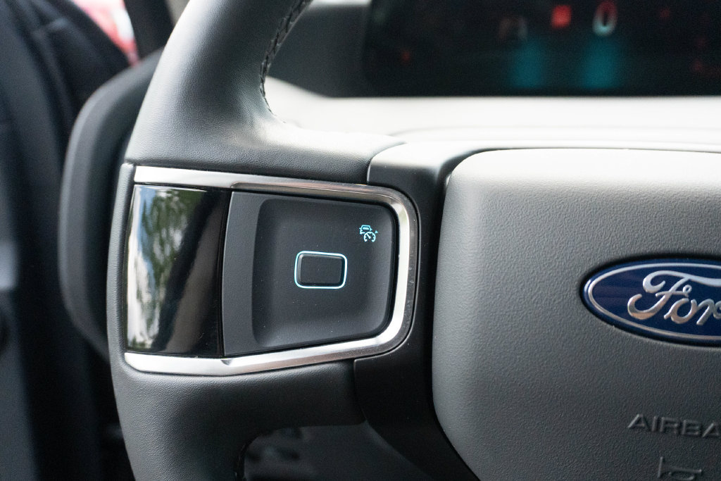 Used 2025 Ford Expedition Active RWD image 26