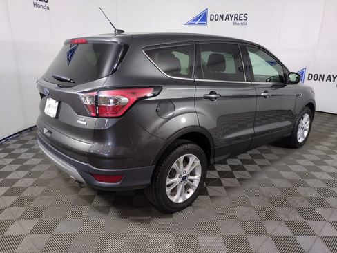 Used 2017 Ford Escape SE FWD image 7