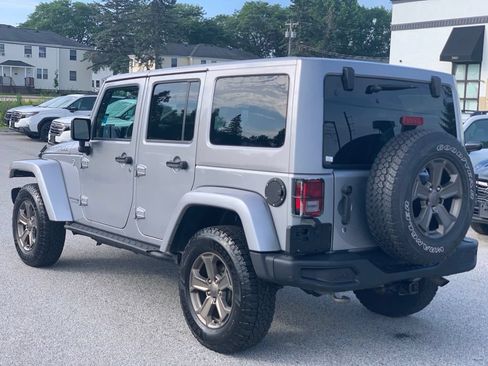 Used 2018 Jeep Wrangler Unlimited Sport AWD/4WD image 3