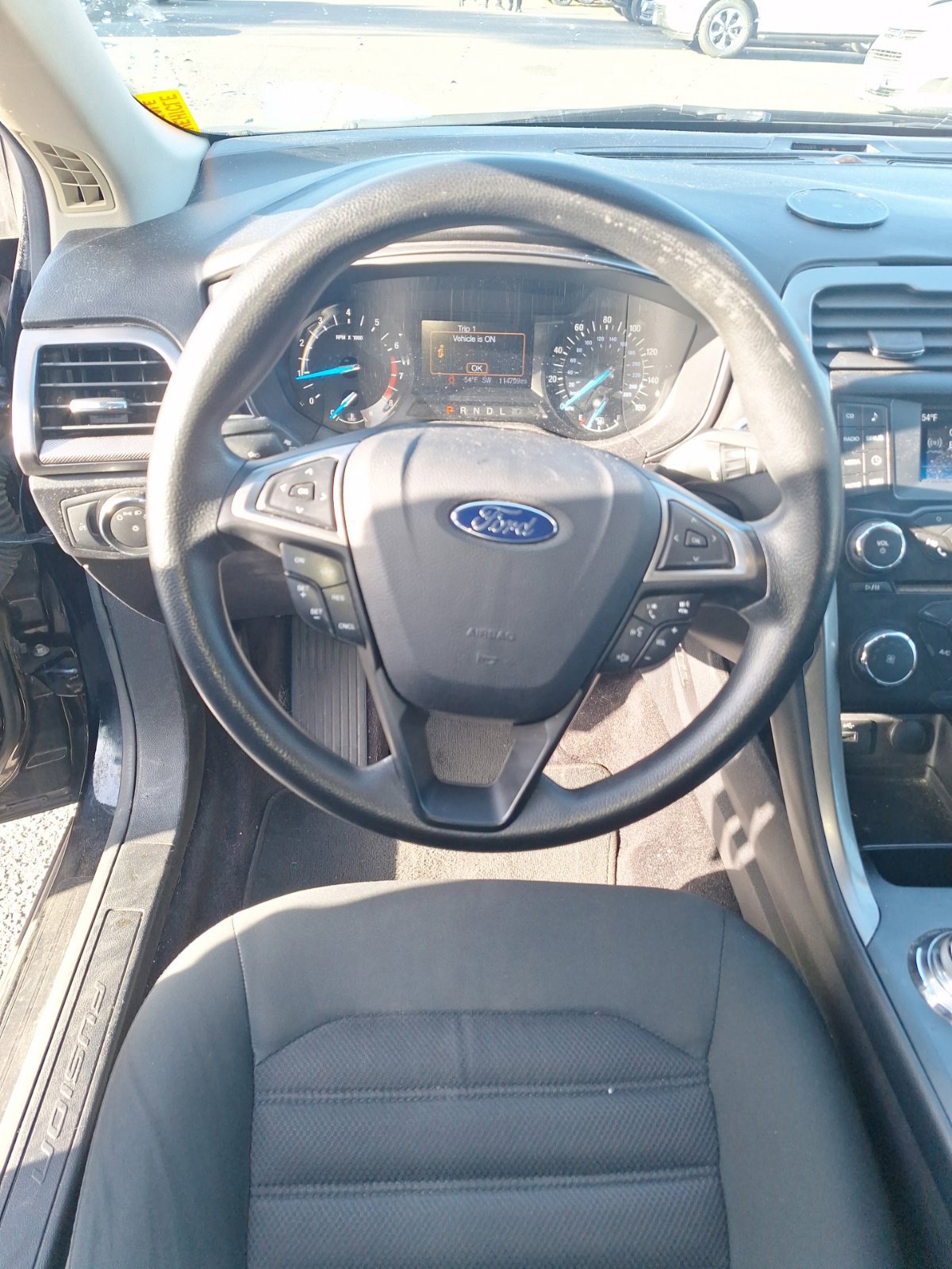 Used 2017 Ford Fusion SE FWD image 12