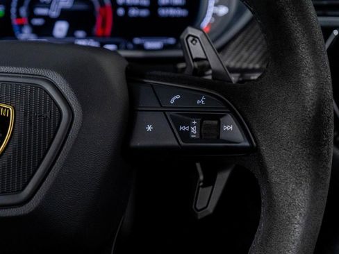 Used 2023 Lamborghini Urus Performante AWD/4WD image 52