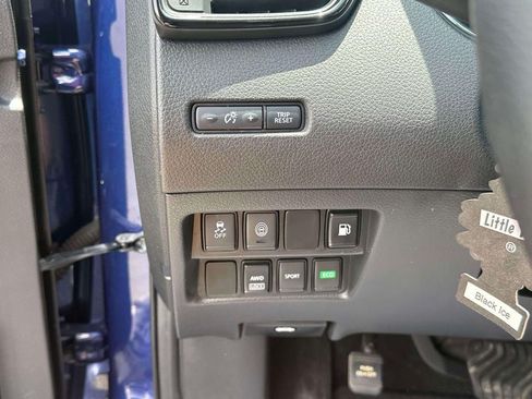 Used 2019 Nissan Rogue S AWD/4WD image 19