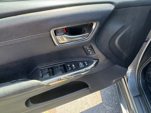 Used 2017 Toyota Avalon XLE Premium w/ All Weather Liner Package FWD image 17