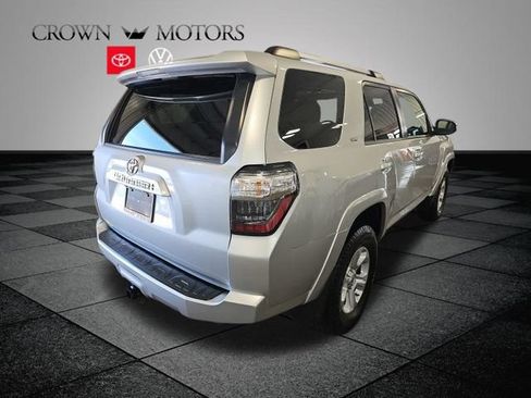 Used 2020 Toyota 4Runner SR5 Premium w/ Moonroof Package AWD/4WD image 6