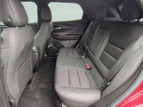 Used 2023 Chevrolet TrailBlazer RS FWD image 11