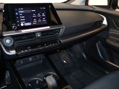 Used 2026 Toyota Prius LE FWD image 44