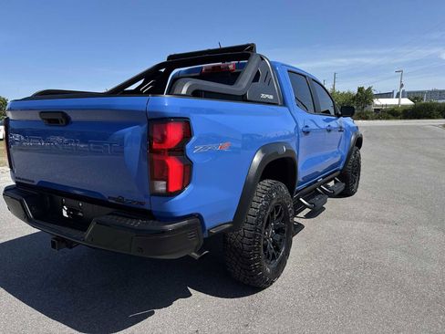 Used 2025 Chevrolet Colorado ZR2 w/ Midnight Edition AWD/4WD image 7
