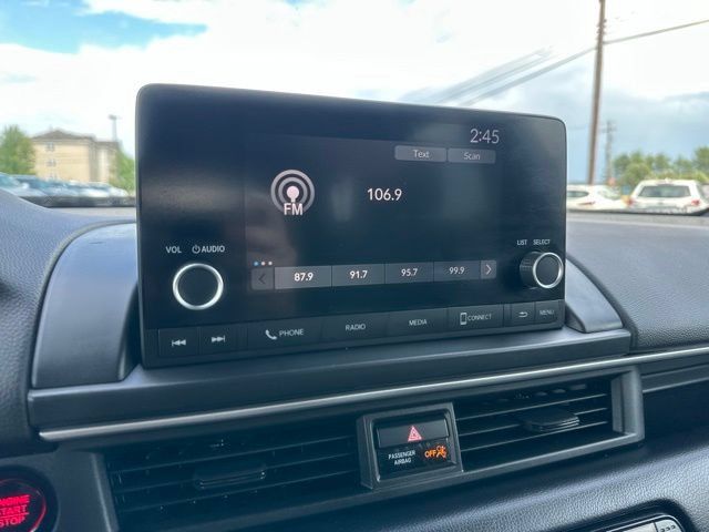 Used 2025 Honda Pilot Sport image 22