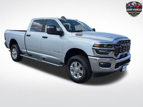 Used 2026 RAM 2500 Big Horn AWD/4WD image 7